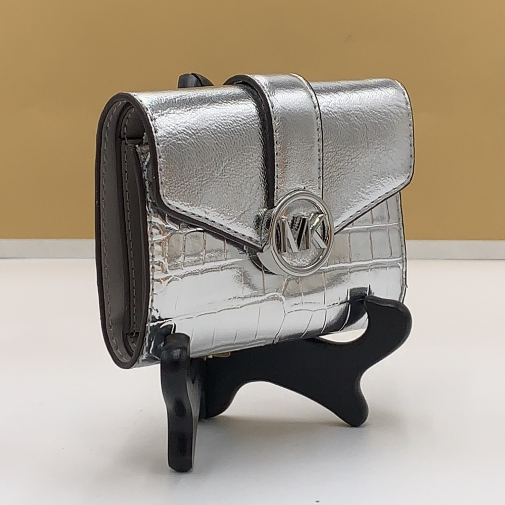MICHAEL KORS
Carmen Medium Flap bifold Wallet silver color